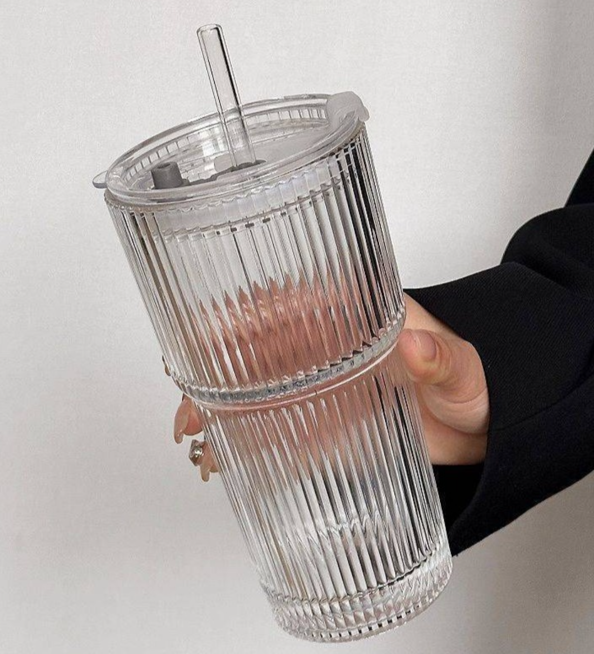 600 ml dricksglas med lock och sugrör i glas